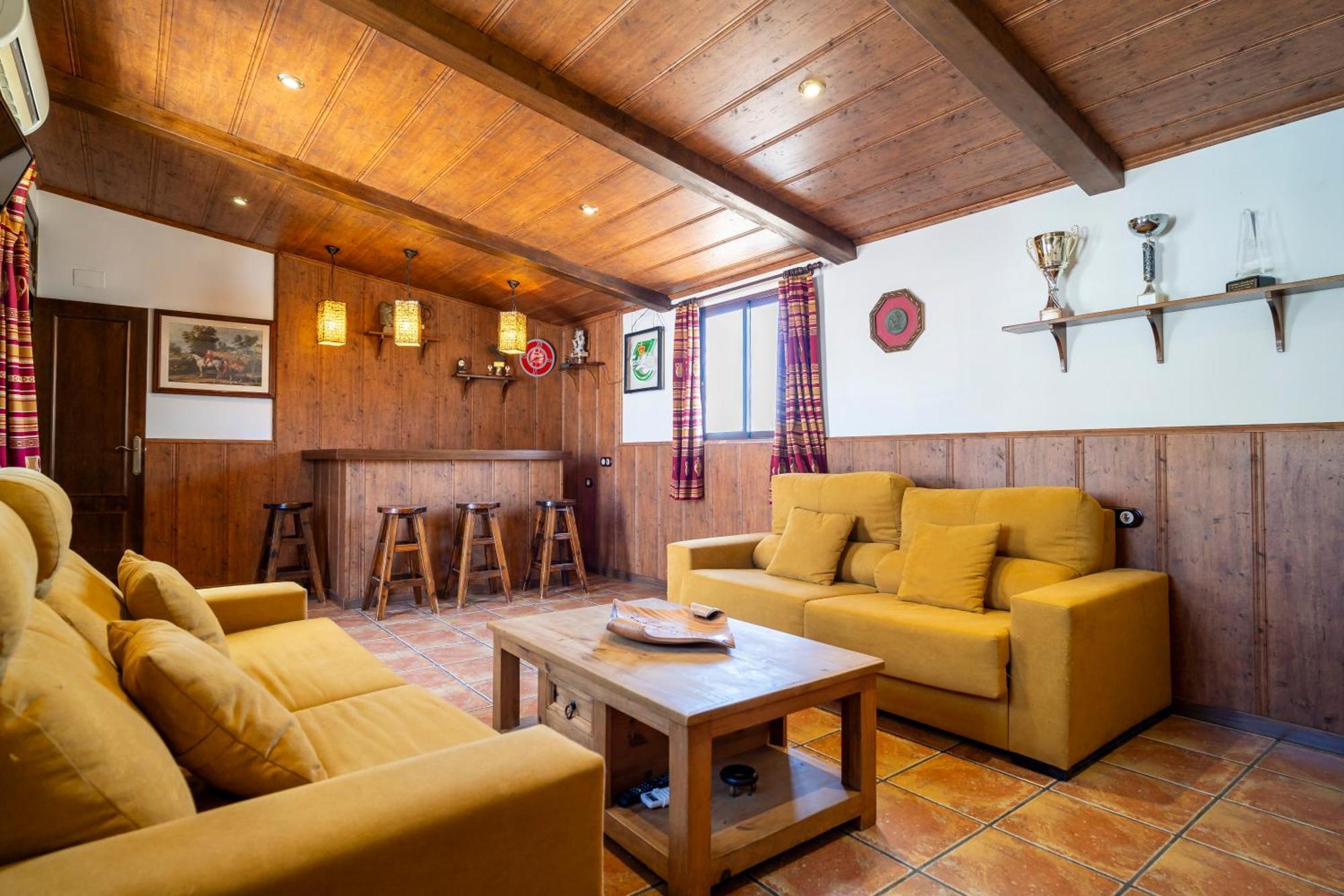 Casa Con Patio Y Terraza En Barrio Historico De La Villa, Junto Al Adarve Priego De Cordoba Exterior photo